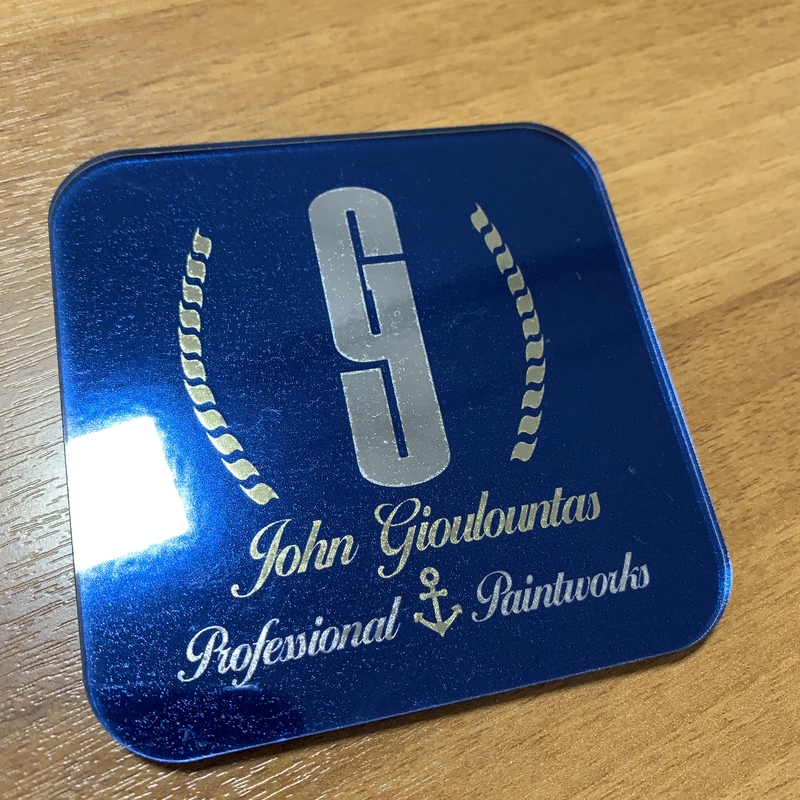 εταιρικό σουβέρ plexiglass με λογότυπο