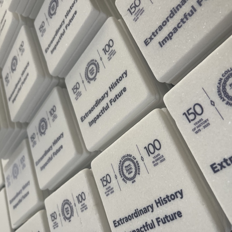 εταιρικό μαρμάρινο σουβέρ με λογότυπο